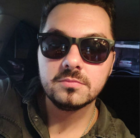 <em><strong>Carlos R.</strong></em>
